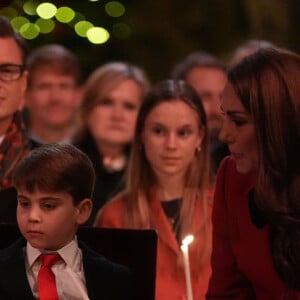 Kate Middleton está dando início à temporada de festas com sua cerimônia de Natal mais significativa até agora