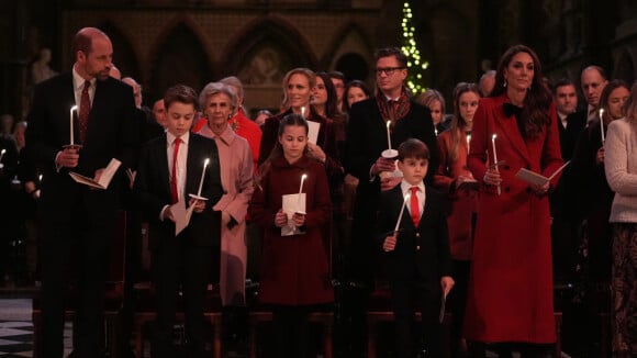 Com príncipe William e filhos, Kate Middleton apresenta o culto de Natal 'Together At Christmas' com look grifado