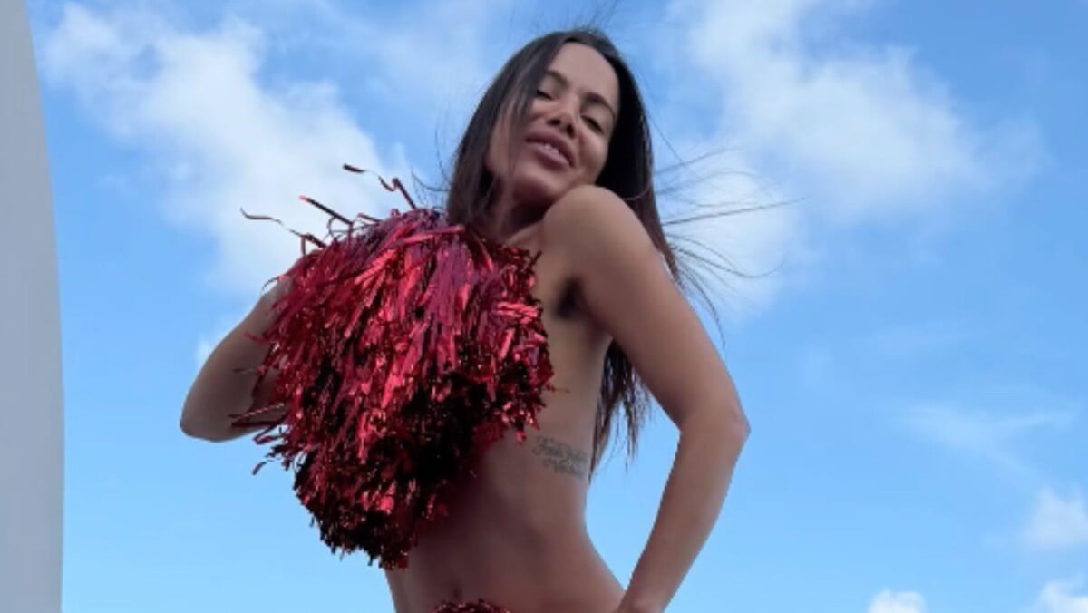 Anitta causa ao exibir corpo definido em foto nua e dá veredito sobre  aposentadoria: Me sinto muito cansada - Purepeople