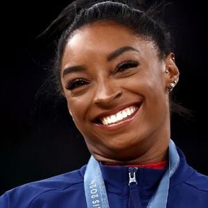 Com três medalhas de ouro e uma prata, Simone Biles acumulou uma verdadeira fortuna ao longo do ano