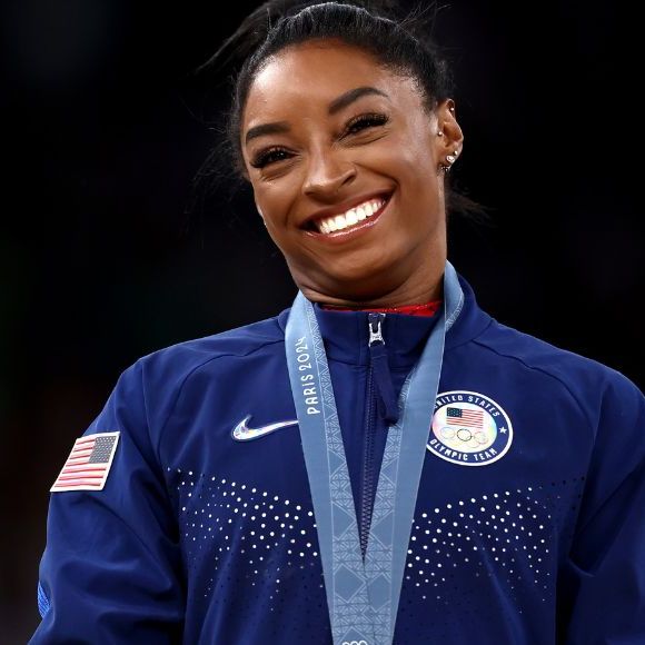 Com três medalhas de ouro e uma prata, Simone Biles acumulou uma verdadeira fortuna ao longo do ano