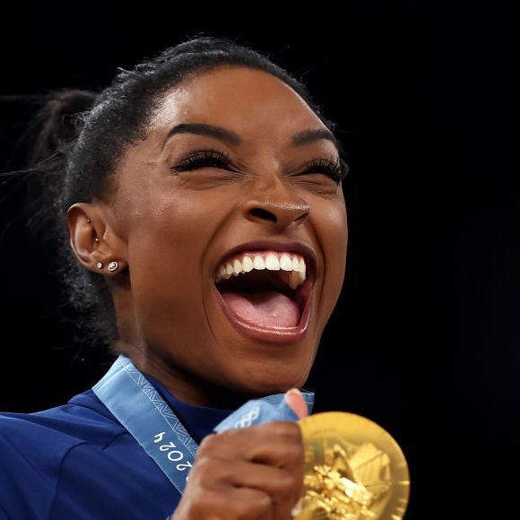 Fortuna ganha por Simone Biles foi dividida em 11 milhões de patrocínio e 100 mil dólares com suas medalhas olímpicas