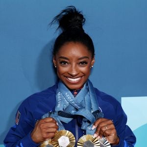 Simone Biles se garantiu como a nona atleta mais bem-paga do mundo em 2024