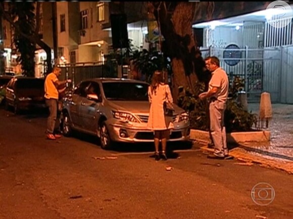 Paula Pereira e Marcos Schechtman, atriz e diretor de 'Salve Jorge', conseguem recuperar o carro, celulares e dinheiro roubados em 9 de abril de 2013