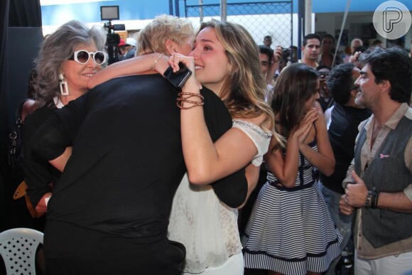Quando a Fundação Xuxa Meneghel completou 25 anos, em 2014, Sasha se emocionou ao abraçar a mãe