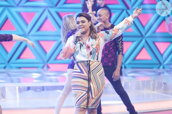 Preta Gil cantou seus sucessos no programa de Sabrina Sato