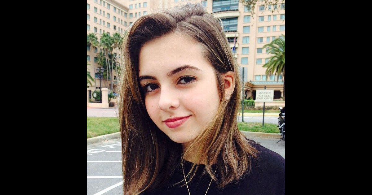 Klara Castanho, aos 14 anos, fala sobre moda e namoro 'Ainda não me