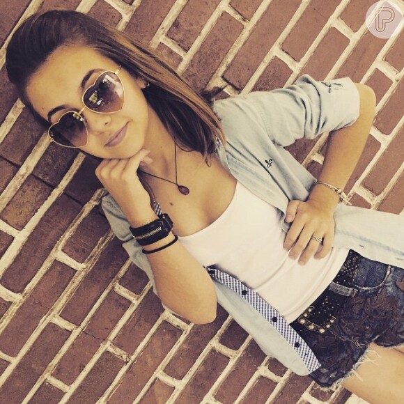 Aos 14 anos, Klara Castanho mostra estilo em fotos postadas no Instagram