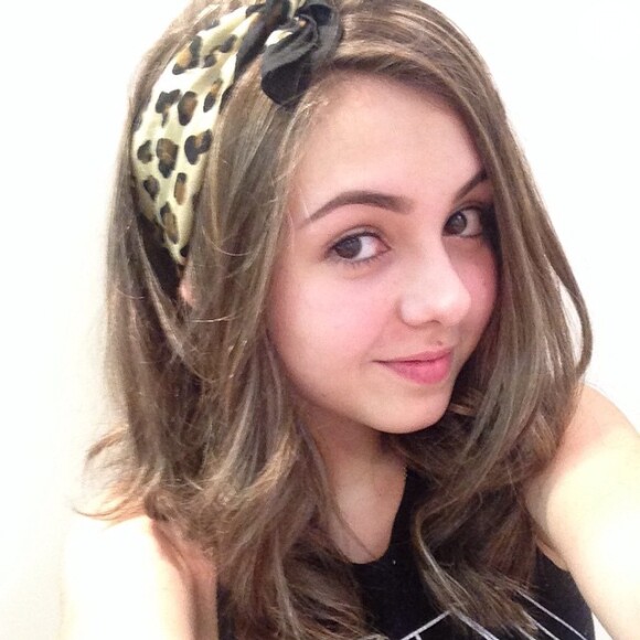 Aos 14 anos, Klara Castanho mostra estilo em fotos postadas no Instagram
