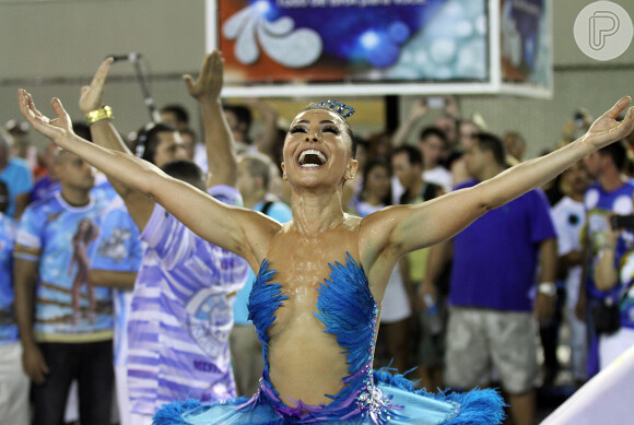 No Carnaval do Rio, Sabrina Sato desfila pela Vila Isabel, e em São Paulo, pela Gaviões da Fiel