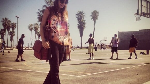 Thaila Ayala curte o festival de música Coachella na Califórnia