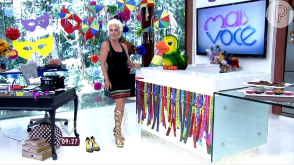 Ana Maria Braga usa sandália gladiadora no programa 'Mais Você' desta quinta-feira, 12 de fevereiro de 2015