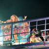 Daniela Mercury comemora 30 anos do axé music em cima do trio e rodeada de caveiras coloridas no Carnaval de Salvador, na Bahia