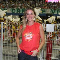 Letícia Birkheuer não vê problema em mostrar o corpo no Carnaval: 'Seja feliz'