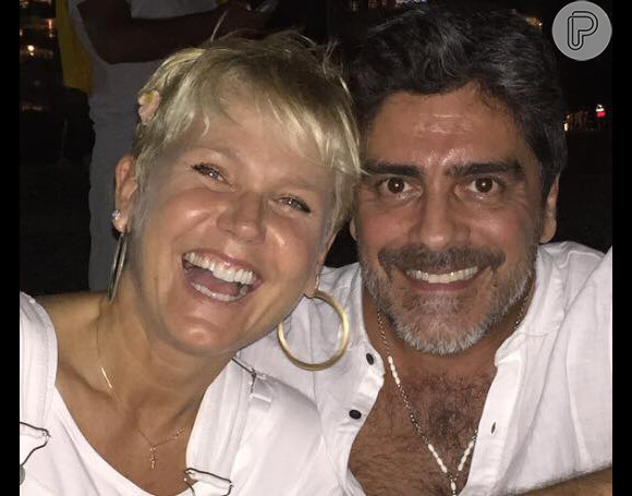 Xuxa e Junno Andrade estão sempre juntos apesar de a apresentadora morar no Rio e ele em São Paulo