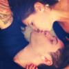 Nasser e Andressa publicam foto se beijando no Instagram