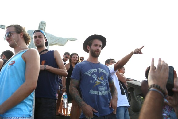 Andre Hamann posa para foto com o Cristo Redentor no Rio