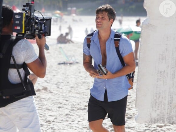 Bruno Gagliasso gravou cenas da novela 'Babilônia' em praia do Rio