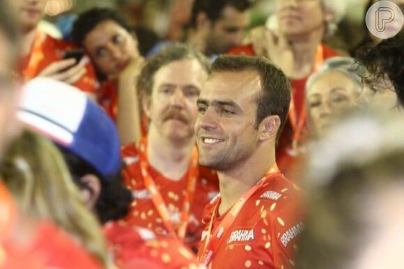 Roger Flores foi sozinho ao camarote da Brahma na Sapucaí, no Rio, em fevereiro de 2013