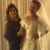 Fernanda Souza usa vestido com renda confeccionado por Martha Medeiros para se casar com Thiaguinho, nesta terça-feira, 24 de fevereiro de 2015