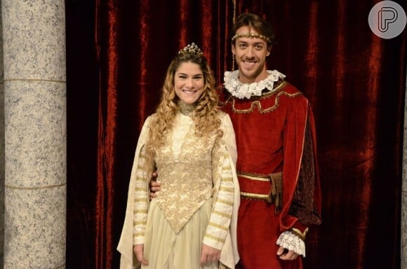 A Princesa (Priscila Fantin) e o Príncipe (Renan Abreu) no especial de fim de ano de 'As Aventuras de Didi', em dezembro de 2012
