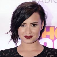 Demi Lovato inspira fãs e diz que 'é possível amar seu corpo do jeito que está'