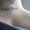 Viviane Victorette mostra tatuagem de 'Salve Jorge'