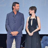 Anne Hathaway e Hugh Jackman vão ao Japão lançar o filme 'Os miseráveis'