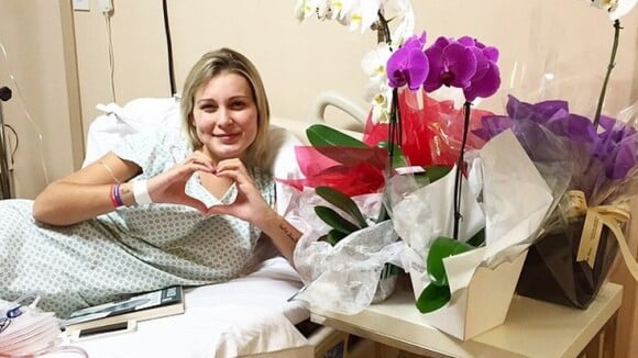Andressa Urach recebe alta hospitalar após 12 dias internada por inflamação
