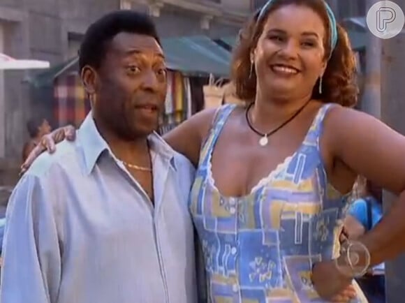 O rei Pelé gravou uma participação na novela 'O Clone', de Gloria Perez, no bar da dona Jura, papel da atriz Solange Couto, em 2011