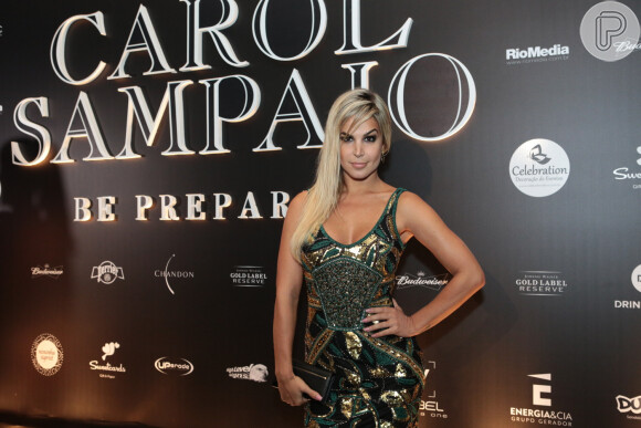 A atriz Robertha Portella compareceu à festa de aniversário de Carol Sampaio