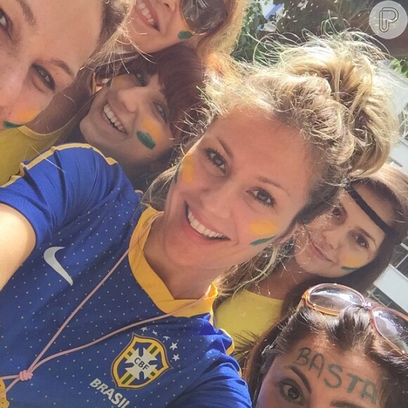 Ellen Jabour usou camiseta da Seleção Brasileira no movimento anti-Dilma Rousseff