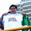 O humorista Marcelo Madureira também participou do movimento anti-Dilma Rousseff na praia de Copacabana, na Zona Sul do Rio