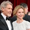 'Calista Flockhart está com o pé atrás porque o Harrison Ford tem levado o seu físico além dos limites, já que está com 72 anos', completou a fonte
