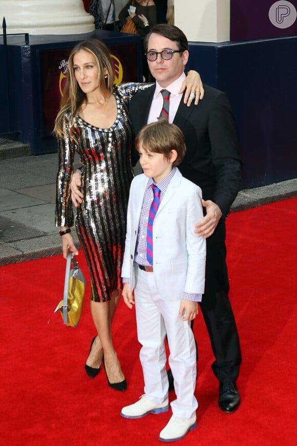 Família reunida no tapete vermelho: Sarah Jessica Parker, o marido Matthew Broderick e o filho do casal, James Wilkie