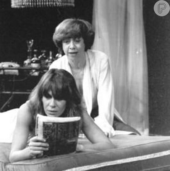 Fernanda Montenegro já tinha interpretado uma lésbica, em 1982, na peça 'As lágrimas amargas de Petra von Kant'. Na foto, ela em cena com Renata Sorrah