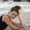 Camila Queiroz descarta semelhanças entre as profissões de modelo e atriz: 'São dois mundos que aparentemente se parecem, mas são muito diferentes'
