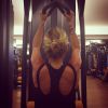 Adriane Galisteu posta foto pegando pesado em treinos. Apresentadora admite não ser assídua à rotina fitness por causa do trabalho, mas diz que compensa 'comendo menos' e melhor