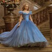 Lily James se identifica com personagem de 'Cinderela': 'Ganha força pela perda'