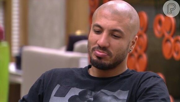 Fernando desconversa sobre amor por Amanda, no 'BBB15', e declara: 'Se eu estou enamorado é porque merecem'