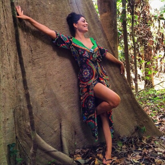 Ainda em janeiro, a atriz viajou para Manaus onde gravou cenas da minissérie 'Dois Irmãos'