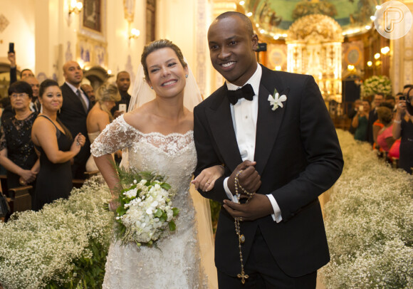 Thiaguinho completou um mês de casado com Fernanda Souza no dia 24 de março de 2015 e expressou a satisfação com a nova fase. 'A vida de casado é maravilhosa'