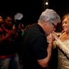 Susana Vieira recebe José Mayer após protagonizar a peça 'Barbaridade', no Rio