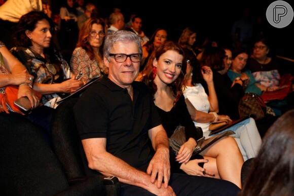 Susana Vieira recebe famosos em noite de peça no Rio de Janeiro