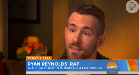 'Eu gosto de sussurrar no ouvido dela: "trabalhos normais de rotina"', brinca Ryan Reynolds
