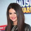 Selena Gomez diz que está disponível, em 13 de maio de 2013