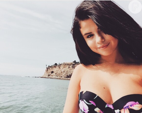 Selena Gomez tem mostrado a boa forma com fotos de biquíne no Instagram