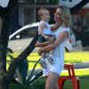Ana Hickmann passeou com o filho, Alexandre Jr., pela Barra da Tijuca, bairro da Zona Oeste do Rio de Janeiro, na manhã deste sábado, 11 de abril de 2015