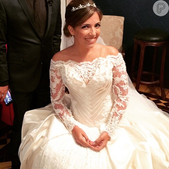 Nathy Marbá, sobrinha de Angélica, se casou em castelo de Itaipava, na Região Serrana do Rio, neste sábado, 11 de abril de 2015