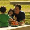 Malvino Salvador contracena com duas crianças em cena de 'Amor à Vida'